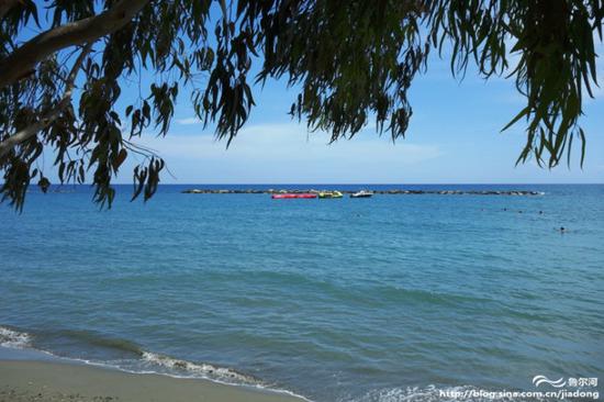 【<a data-cke-saved-href='http://travel.sina.com.cn/saipulusi-lvyou/?from=b-keyword' href='http://travel.sina.com.cn/saipulusi-lvyou/?from=b-keyword' target='_blank'>塞浦路斯</a>】<a data-cke-saved-href='http://travel.sina.com.cn/limasuoer-lvyou/?from=b-keyword' href='http://travel.sina.com.cn/limasuoer-lvyou/?from=b-keyword' target='_blank'><em>利马索尔</em></a>(Limassol)海边漫步