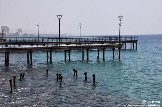 【<a data-cke-saved-href='http://travel.sina.com.cn/saipulusi-lvyou/?from=b-keyword' href='http://travel.sina.com.cn/saipulusi-lvyou/?from=b-keyword' target='_blank'>塞浦路斯</a>】<a data-cke-saved-href='http://travel.sina.com.cn/limasuoer-lvyou/?from=b-keyword' href='http://travel.sina.com.cn/limasuoer-lvyou/?from=b-keyword' target='_blank'>利马索尔</a>(Limassol)海边漫步