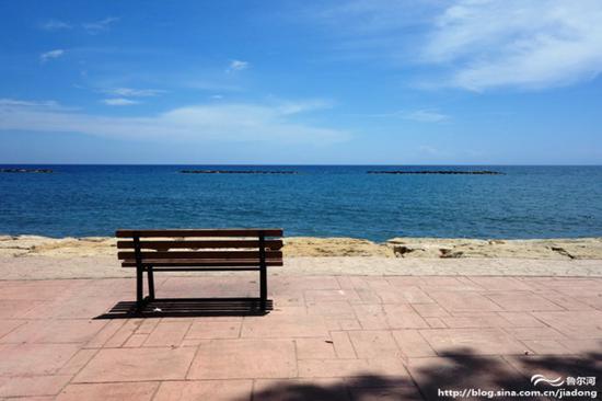 【<a data-cke-saved-href='http://travel.sina.com.cn/saipulusi-lvyou/?from=b-keyword' href='http://travel.sina.com.cn/saipulusi-lvyou/?from=b-keyword' target='_blank'>塞浦路斯</a>】<a data-cke-saved-href='http://travel.sina.com.cn/limasuoer-lvyou/?from=b-keyword' href='http://travel.sina.com.cn/limasuoer-lvyou/?from=b-keyword' target='_blank'>利马索尔</a>(Limassol)海边漫步