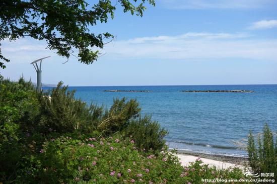 【<a data-cke-saved-href='http://travel.sina.com.cn/saipulusi-lvyou/?from=b-keyword' href='http://travel.sina.com.cn/saipulusi-lvyou/?from=b-keyword' target='_blank'>塞浦路斯</a>】<a data-cke-saved-href='http://travel.sina.com.cn/limasuoer-lvyou/?from=b-keyword' href='http://travel.sina.com.cn/limasuoer-lvyou/?from=b-keyword' target='_blank'>利马索尔</a>(Limassol)海边漫步