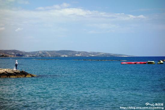 【<a data-cke-saved-href='http://travel.sina.com.cn/saipulusi-lvyou/?from=b-keyword' href='http://travel.sina.com.cn/saipulusi-lvyou/?from=b-keyword' target='_blank'>塞浦路斯</a>】<a data-cke-saved-href='http://travel.sina.com.cn/limasuoer-lvyou/?from=b-keyword' href='http://travel.sina.com.cn/limasuoer-lvyou/?from=b-keyword' target='_blank'>利马索尔</a>(Limassol)海边漫步