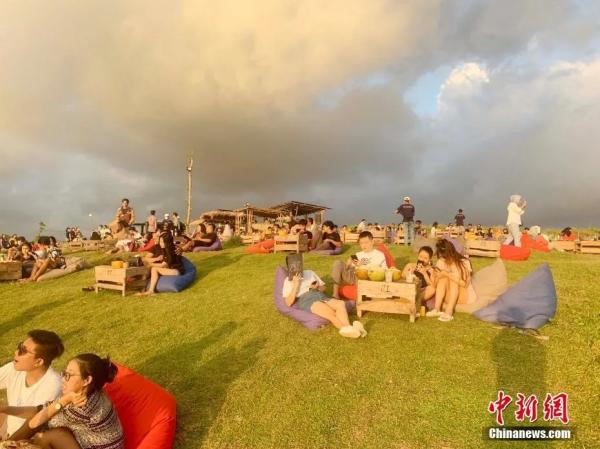 资料图:巴厘岛疫情缓解,印尼国内游客增多。<a target='_blank' data-cke-saved-href='http://www.chinanews.com/' href='http://www.chinanews.com/'>中新社</a>发 赖洪元 摄 资料图:巴厘岛疫情缓解,印尼国内游客增多。<a target='_blank' data-cke-saved-href='http://www.chinanews.com/' href='http://www.chinanews.com/'>中新社</a>发 赖洪元 摄